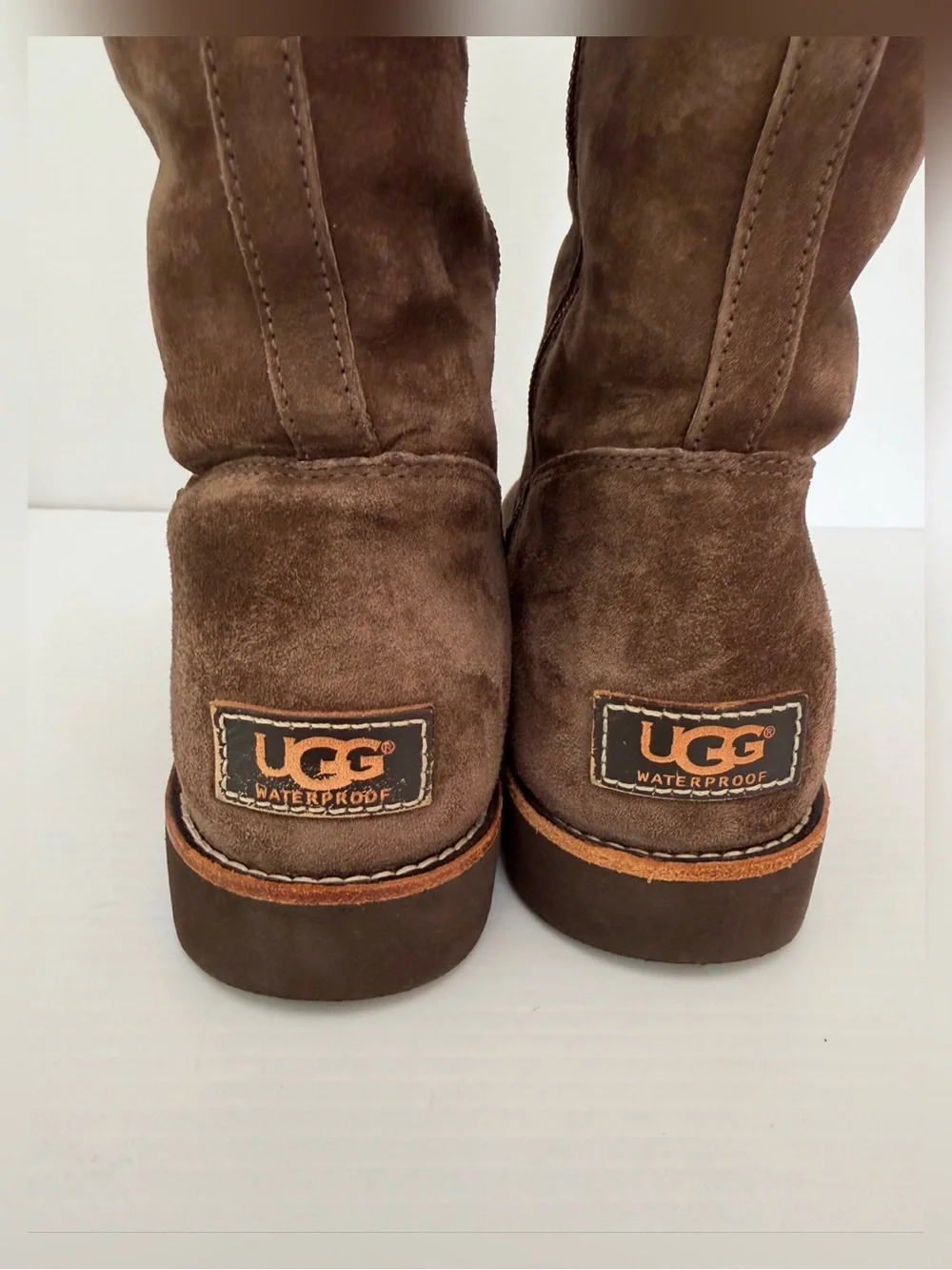 UGG zipper color
